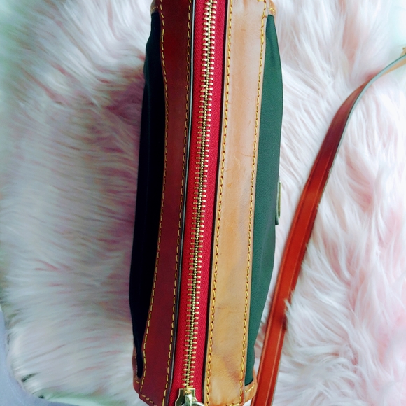 Dooney & Bourke crossbody - Picture 12 of 15